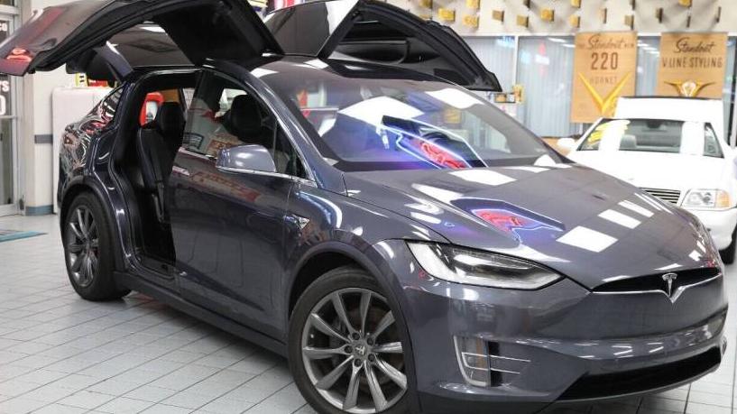 TESLA MODEL X 2018 5YJXCDE21JF122361 image